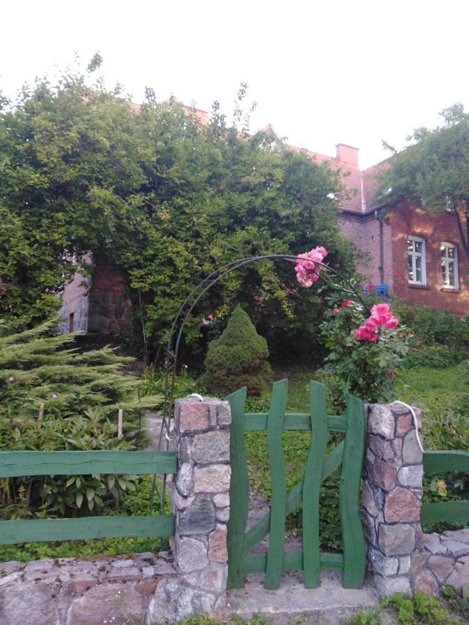 Alte Schule am See Biskupiec  Exterior foto